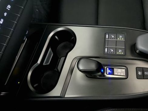 Used 2025 Lexus UX 300h FWD image 64