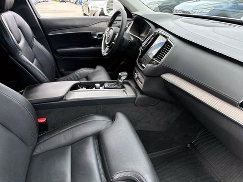 Used 2022 Volvo XC90 T6 Inscription w/ Climate Package image 8