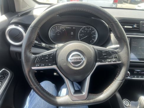 Used 2020 Nissan Versa SR FWD image 10