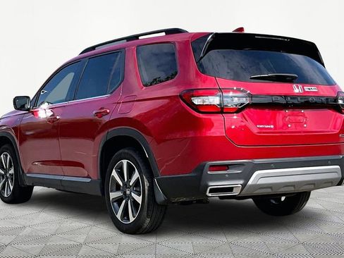 Used 2025 Honda Pilot Touring image 5