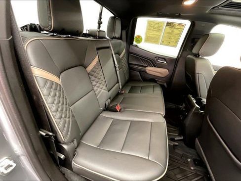 Used 2023 GMC Canyon Denali image 18