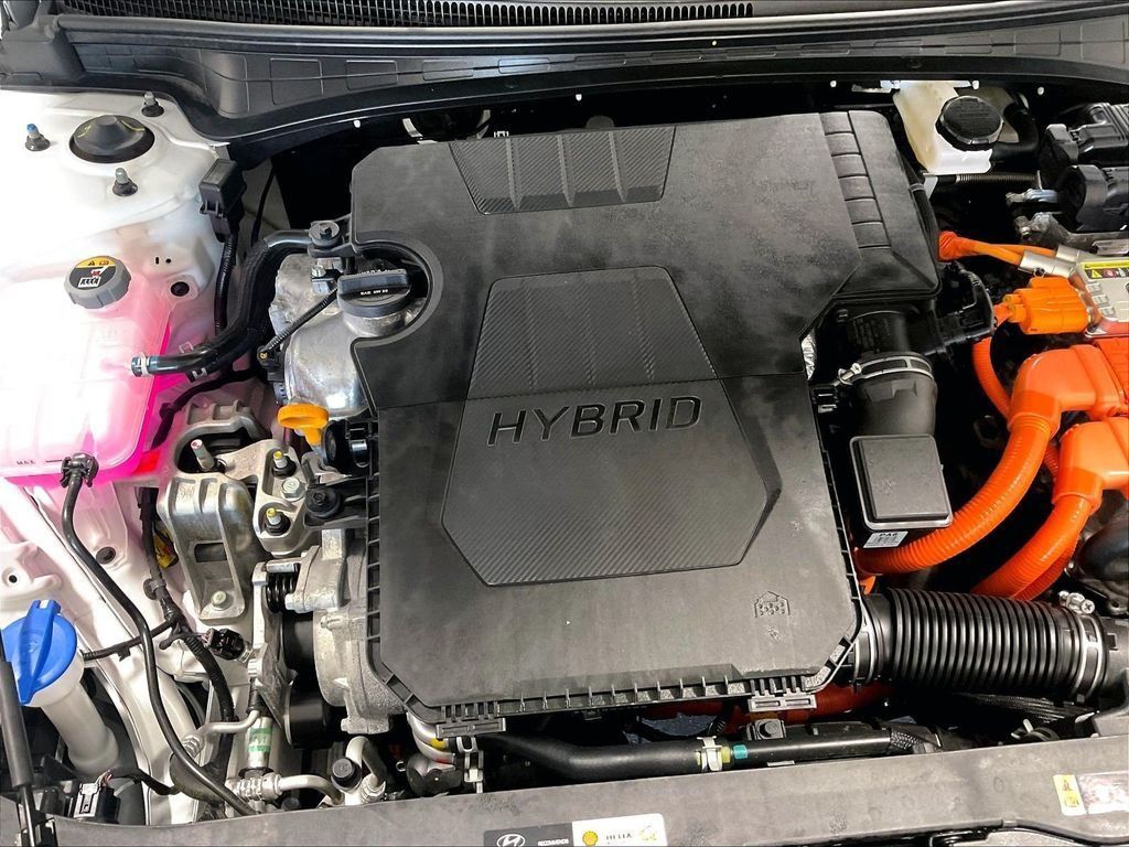 Used 2025 Hyundai Elantra SEL FWD image 27