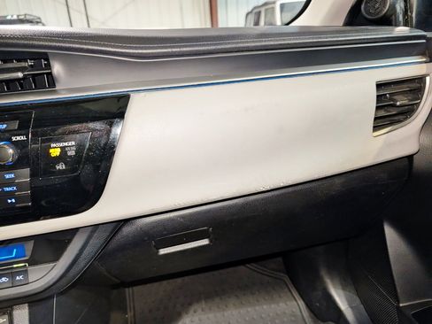 Used 2014 Toyota Corolla LE Premium image 33