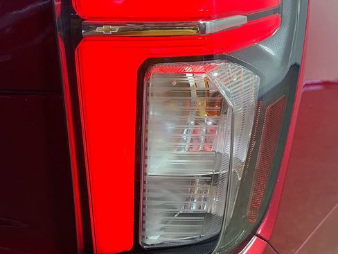 Used 2021 Chevrolet Tahoe Z71 w/ Z71 Signature Package image 32