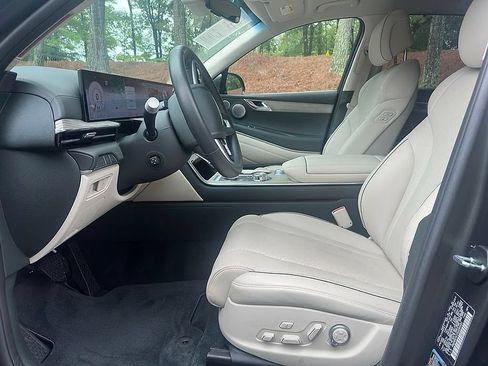 Used 2025 Genesis GV80 3.5T Advanced AWD/4WD image 6