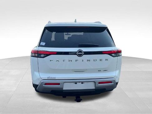 Certified 2023 Nissan Pathfinder SL AWD/4WD image 4