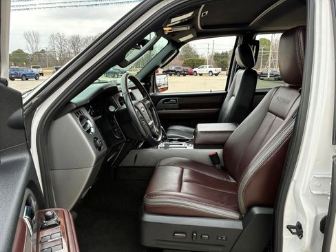 Used 2017 Ford Expedition EL Platinum image 14