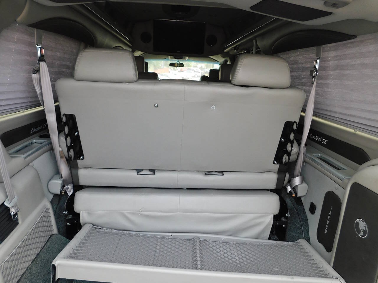 Used 2016 Chevrolet Express 2500 RWD image 42