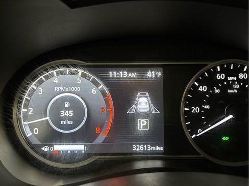 Used 2025 Nissan Versa SV FWD image 11