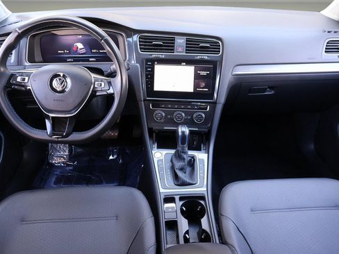 Used 2018 Volkswagen e-Golf SEL Premium image 14