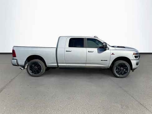 New 2026 RAM 2500 Laramie AWD/4WD image 8