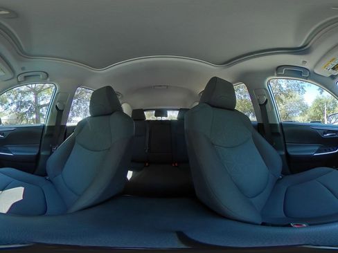 Used 2025 Toyota RAV4 XLE image 36