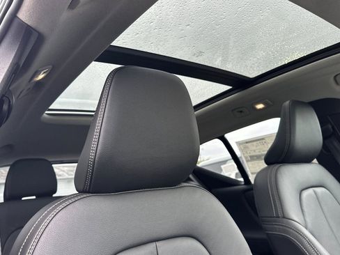 New 2026 Volvo XC40 B4 Plus w/ Climate Package FWD image 19