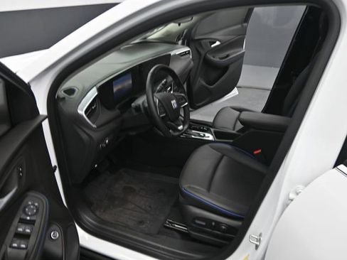 Certified 2026 Buick Encore GX Sport Touring w/ Advanced Technology Package image 9