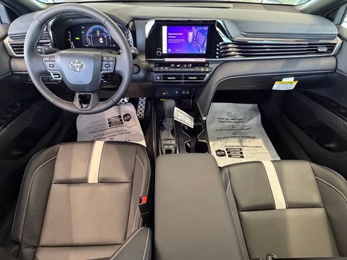 Certified 2026 Toyota Camry SE FWD image 33