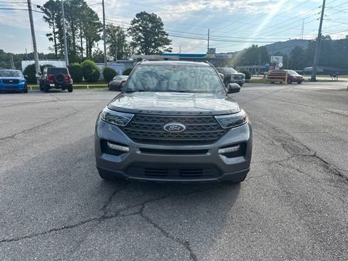 Used 2021 Ford Explorer XLT w/ Equipment Group 202A AWD/4WD image 6