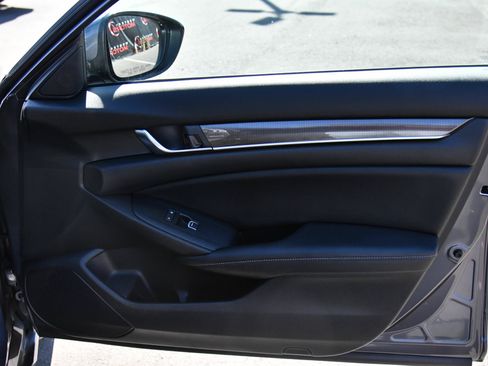 Used 2018 Honda Accord Sport image 41