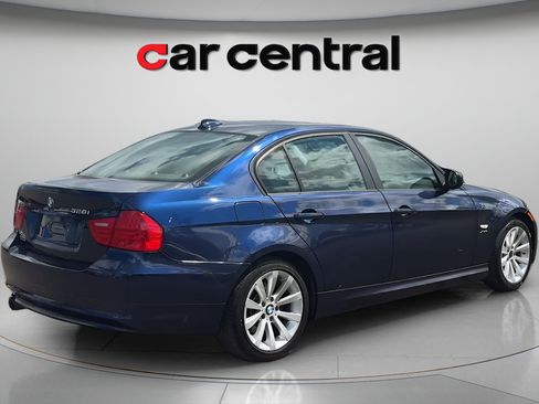 Used 2011 BMW 328i xDrive Sedan AWD/4WD image 6