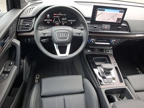Certified 2023 Audi Q5 2.0T Prestige w/ Prestige Package AWD/4WD image 4