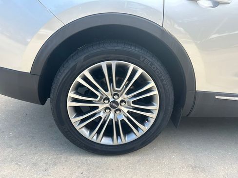 Used 2017 Lincoln MKX Reserve image 27