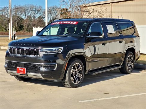 Used 2024 Jeep Wagoneer L Series II w/ Flexible Seating Group image 3