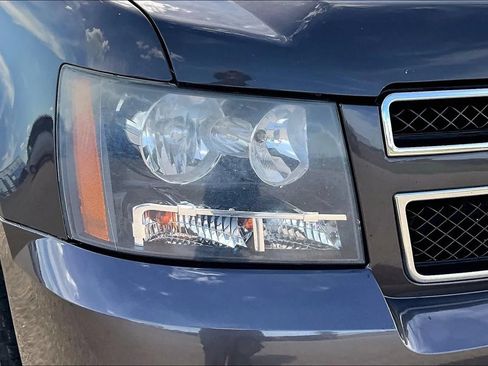 Used 2010 Chevrolet Suburban LT AWD/4WD image 32