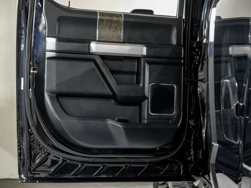 Used 2019 Ford F250 Lariat w/ Lariat Ultimate Package image 38