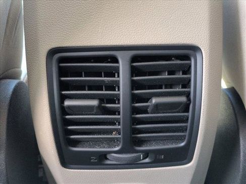 Certified 2017 Ford Escape SE FWD image 16