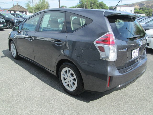 Used 2017 Toyota Prius V Four FWD image 4
