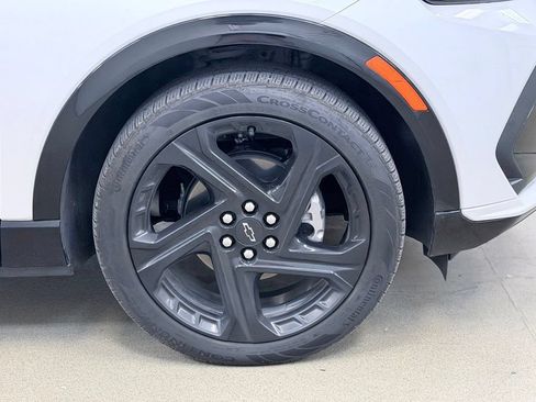 Used 2025 Chevrolet Equinox EV RS FWD image 4