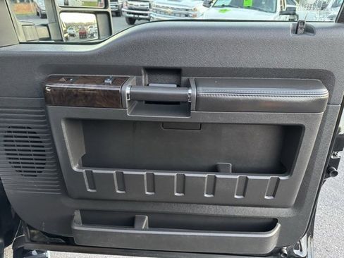 Used 2014 Ford F450 Platinum w/ Platinum Package image 17