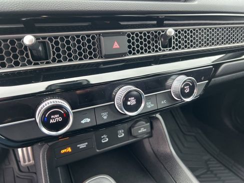 Used 2025 Honda Civic Sport image 10