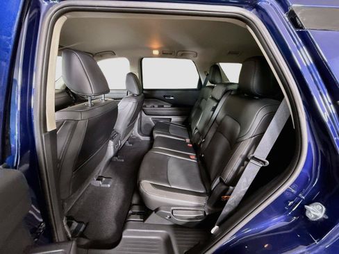 Used 2026 Nissan Pathfinder SL FWD image 16