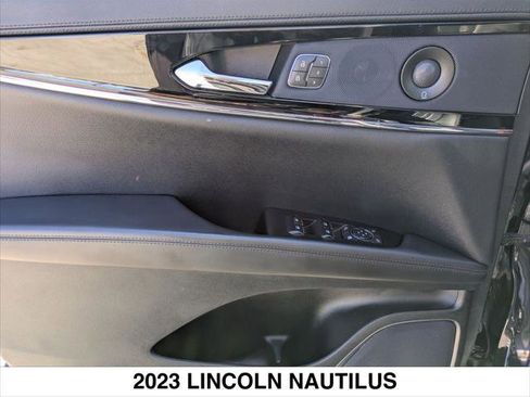 Used 2023 Lincoln Nautilus Reserve w/ Monochromatic Package image 9