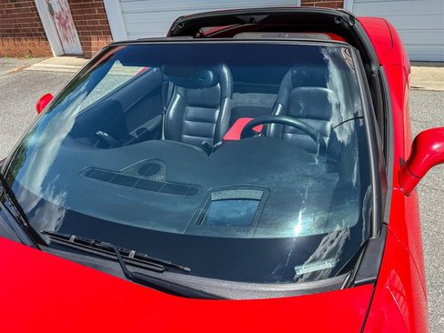 Used 2009 Chevrolet Corvette Coupe w/ Preferred Equipment Group RWD image 17