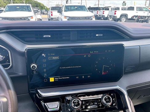 Used 2023 GMC Sierra 1500 Denali w/ Denali Reserve Package AWD/4WD image 6