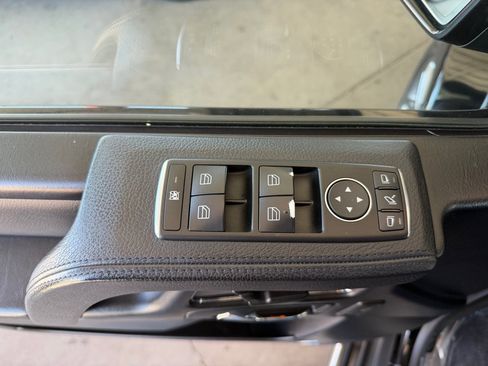 Used 2016 Mercedes-Benz G 550 image 23