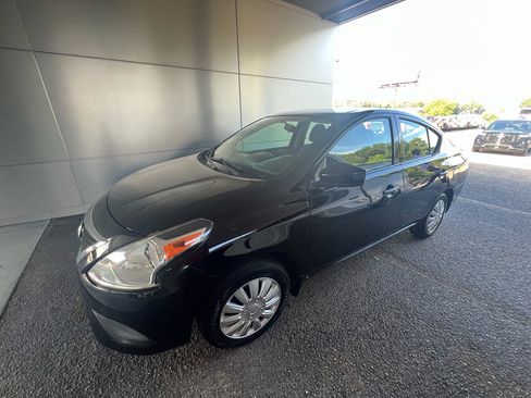 Used 2018 Nissan Versa S FWD image 5