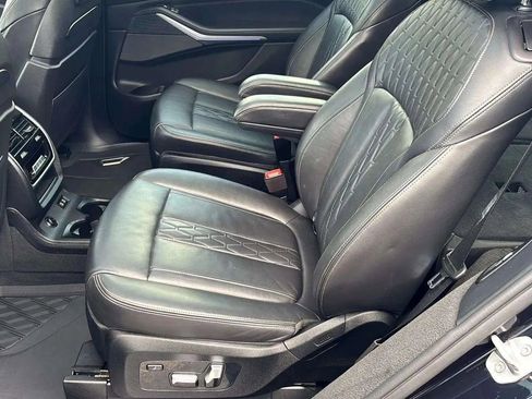 Used 2020 BMW X7 xDrive40i w/ M Sport Package image 17