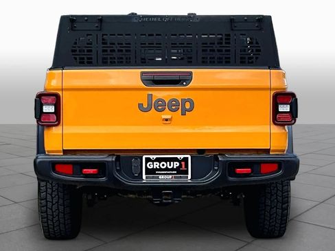 Used 2021 Jeep Gladiator Rubicon AWD/4WD image 5
