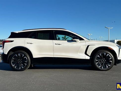 Certified 2024 Chevrolet Blazer EV RS image 3