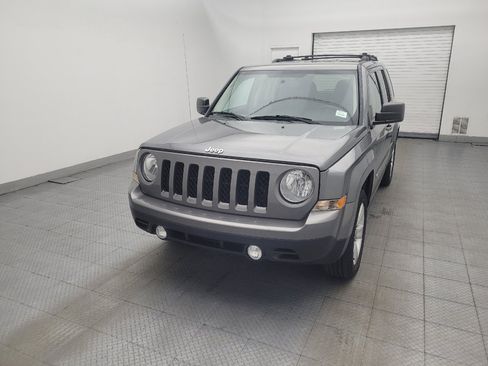 Used 2014 Jeep Patriot Latitude FWD image 15