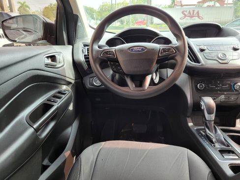 Used 2019 Ford Escape S image 6