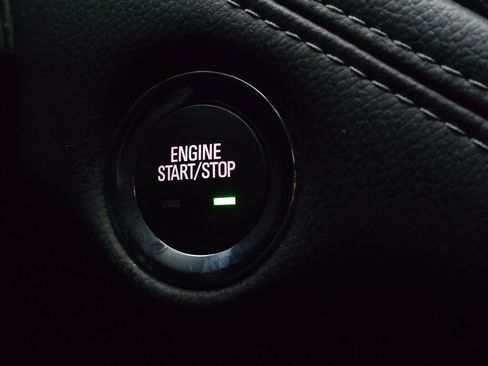 Used 2018 Chevrolet Cruze Premier image 36