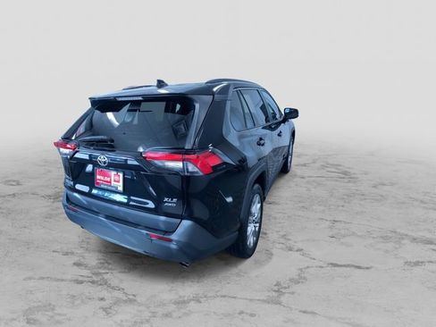 Certified 2022 Toyota RAV4 XLE Premium image 9
