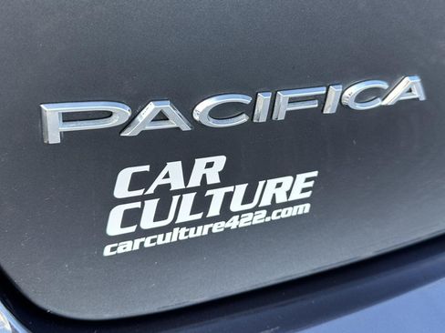 Used 2019 Chrysler Pacifica Touring-L FWD image 79