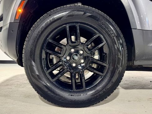 Used 2022 Land Rover Defender 110 S image 33