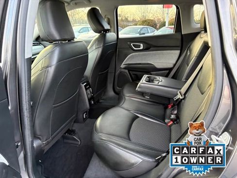 Used 2022 Jeep Compass Latitude image 21