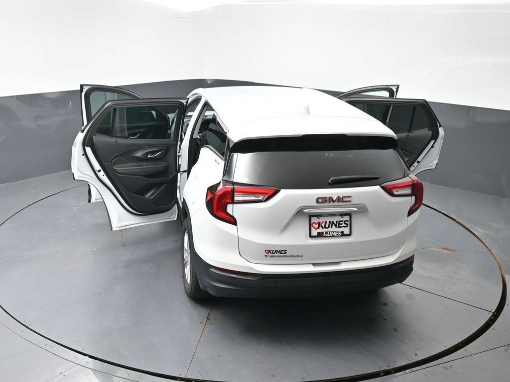 Used 2024 GMC Terrain SLE FWD image 59