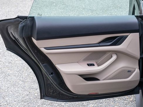 Used 2022 Porsche Taycan image 29